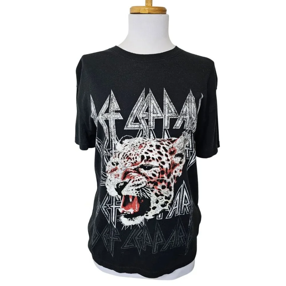 Def Leppard Womens Size S Rock Band Graphic Tee Logo Leopard Black Short Sleeve - Picture 2 of 9